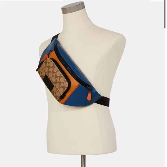 Previously loved Coach Track Belt Bag In Colorblock Signature Canvas - Picture 3 of 10